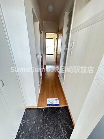 物件内観写真5　(シンプルで使いやすい玄関です)