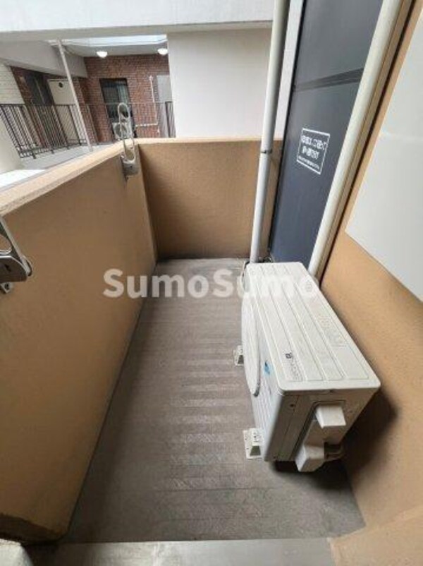 バルコニー(お洗濯にも便利なバルコニー付き)