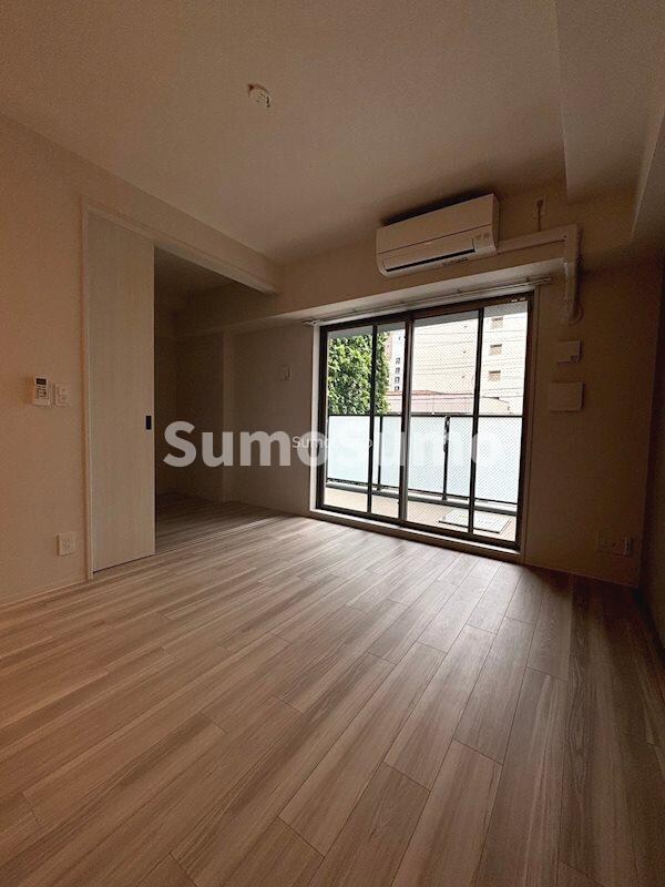 物件内観写真17　(ゆったりとしたリビングです)