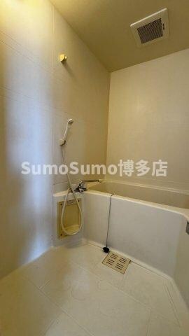 物件内観写真9　(日々の暮らしに欠かせないお風呂です)