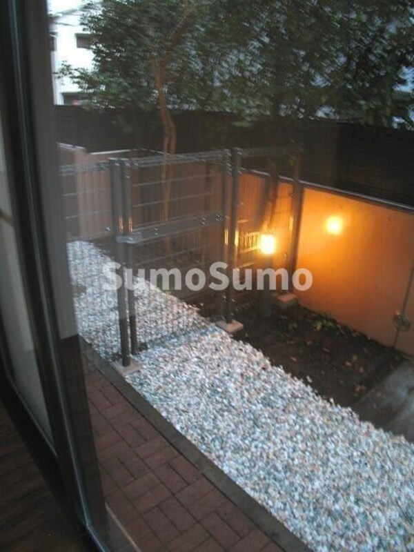 バルコニー(広々としたバルコニーです)