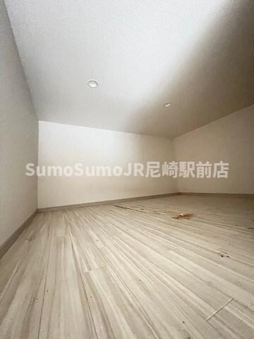 物件内観写真7　(使い勝手のいい寝室です)