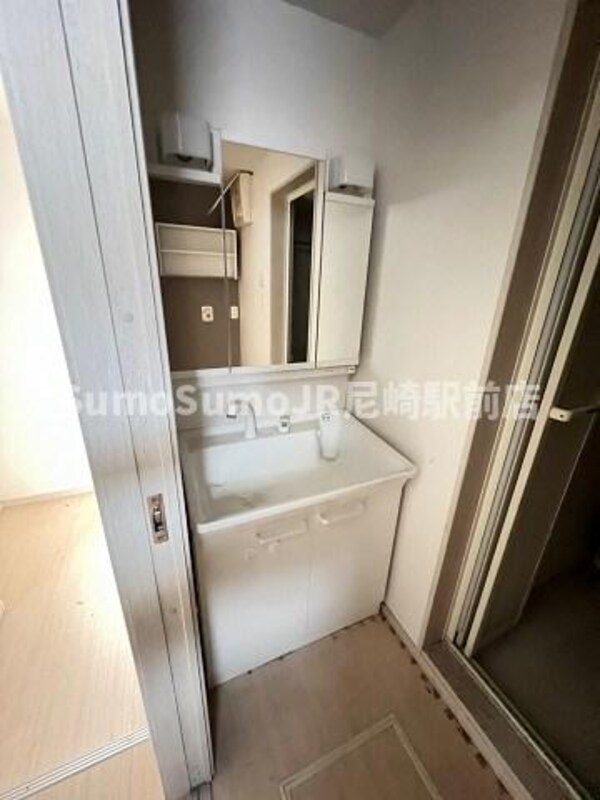 独立洗面台(独立洗面化粧台が付いています)