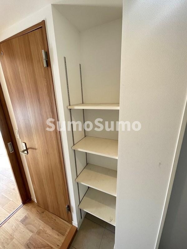 物件内観写真21　(収納スペース豊富です)