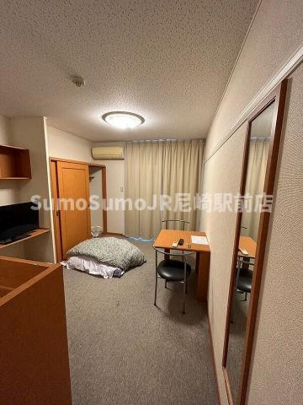 寝室(使い勝手のいい寝室です)