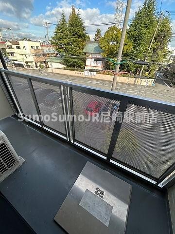 物件内観写真8　(外からの目が気にならないバルコニーで洗濯物が干せます)