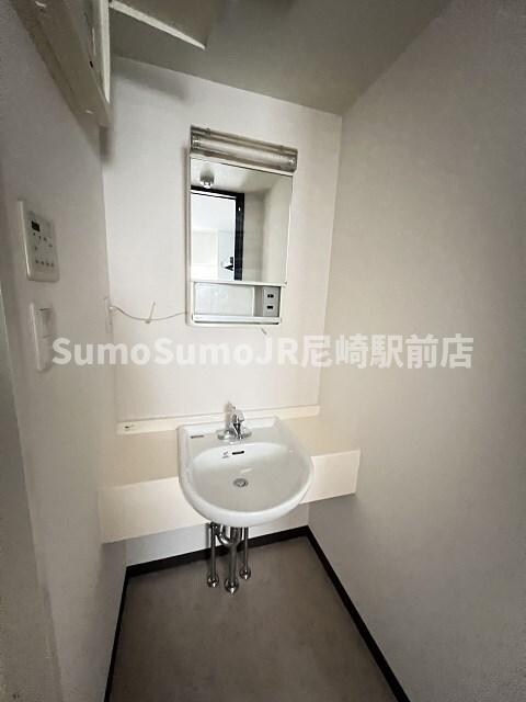 物件内観写真9　(独立洗面台です)