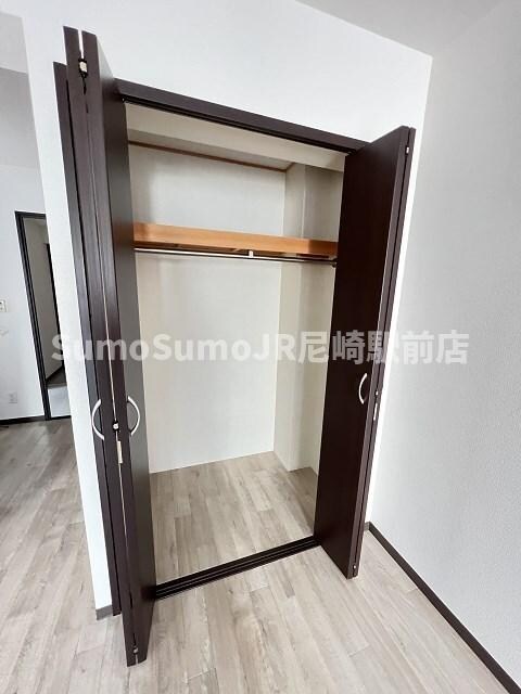 物件内観写真13　(小物を収納するのに便利です)