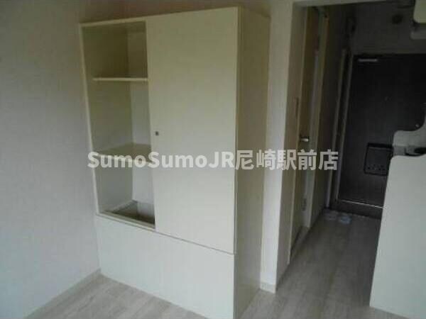 物件内観写真18　(大きなスペースがあり、収納には困りません)