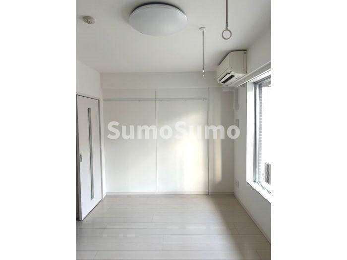 物件内観写真2　(ゆったり過ごせるリビングです)