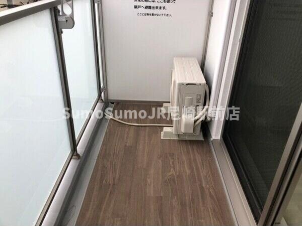 物件内観写真12　(バルコニーがあります)