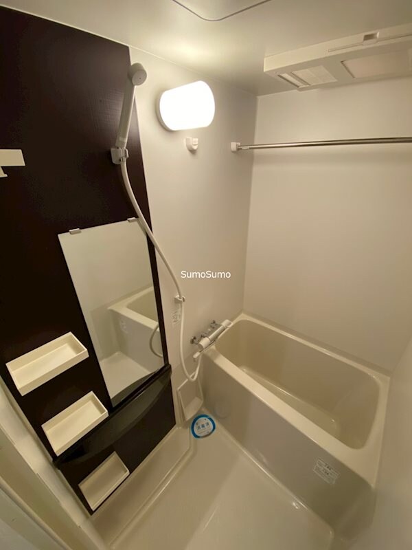 物件内観写真8　(日々の疲れを癒すお風呂付です)