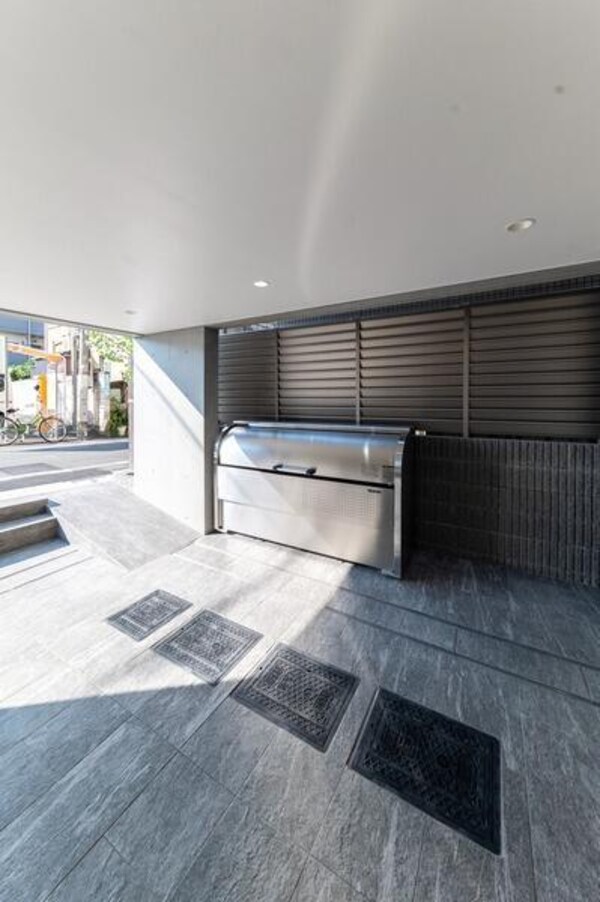 建物設備(ダストボックス )