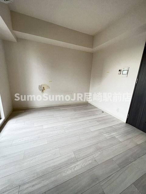 物件内観写真11　(使い勝手のいい寝室です)