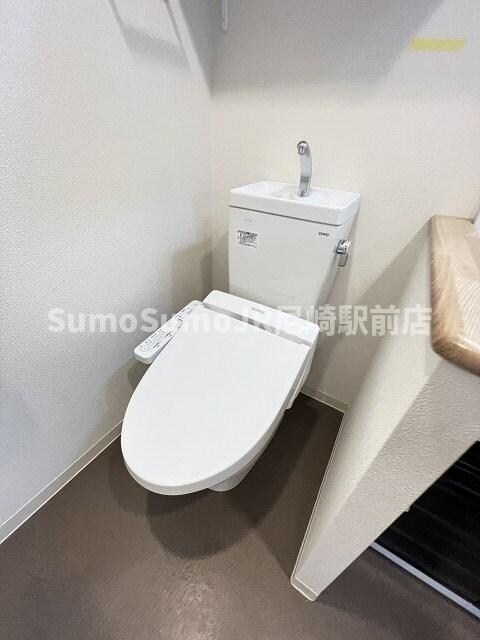 物件内観写真15　(ゆったりとした空間のトイレです)