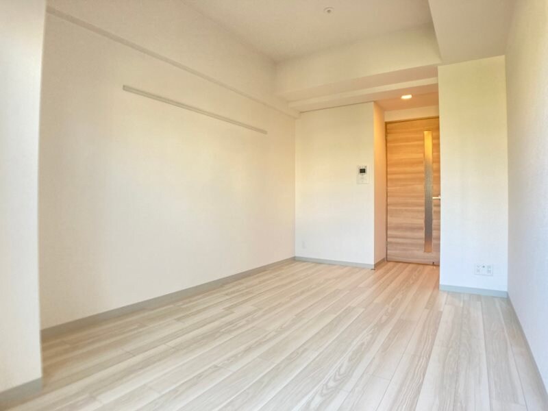 物件内観写真5　(ゆったりとしたリビングです)