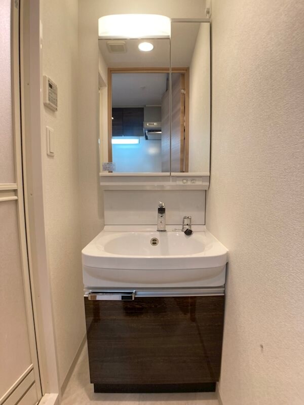 物件内観写真10　(脱衣スペースもあります)