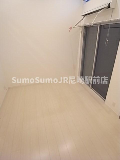 物件内観写真4　(ゆったりとしたリビングです)