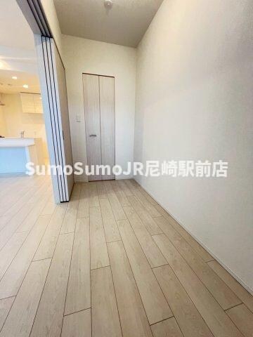 物件内観写真7　(使い勝手のいい寝室です)