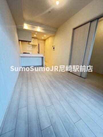 物件内観写真8　(おしゃれなリビングです)