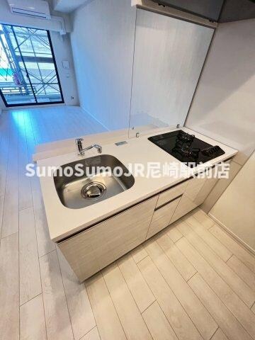 物件内観写真13　(コンパクトなキッチンで掃除もラクラク)