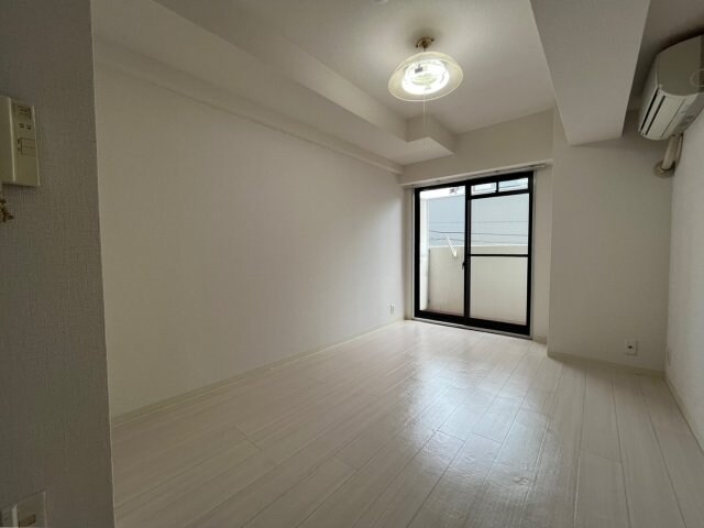 物件内観写真5　(使いやすいリビングです)