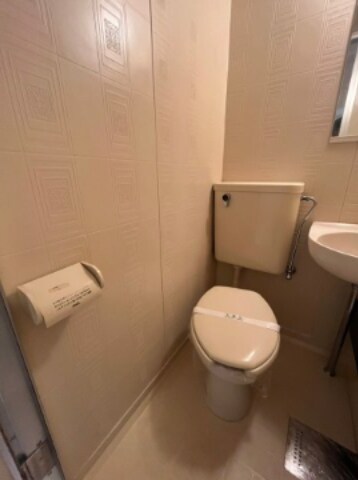 物件内観写真10　(シンプルで使いやすいトイレです)