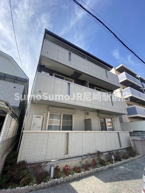 物件外観写真1　(落ち着いた雰囲気の外観です)