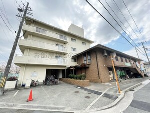 ハイグレード春日外観写真