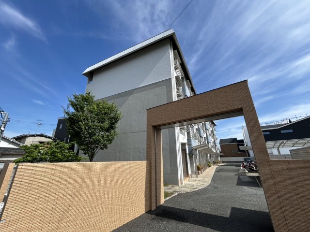 マンション東岡