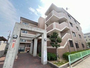 コート中条外観写真