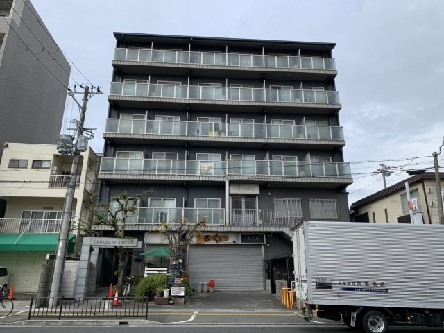ドロメンスカセ三番館