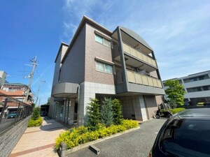 パインステージ高槻外観写真
