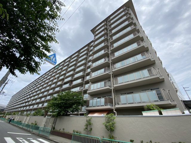 ローレルハイツ茨木総持寺１号棟