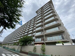 ローレルハイツ茨木総持寺１号棟外観写真