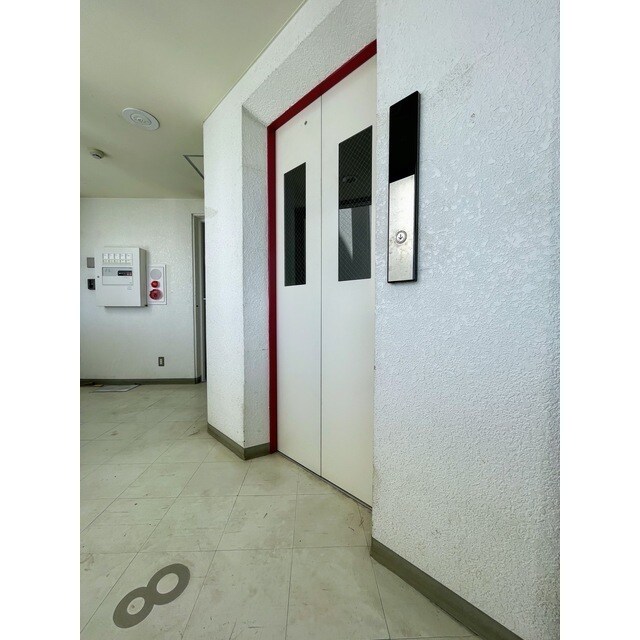 物件外観写真3　(エレベーター)