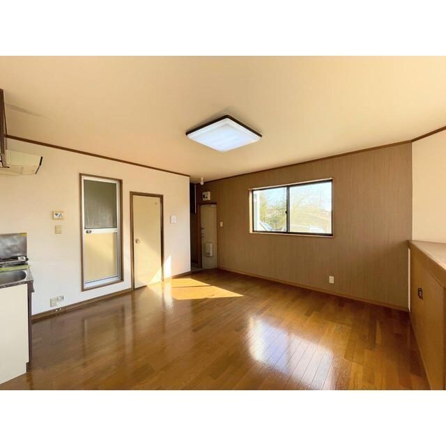 物件内観写真7　(アクセントクロスがおしゃれ♪)