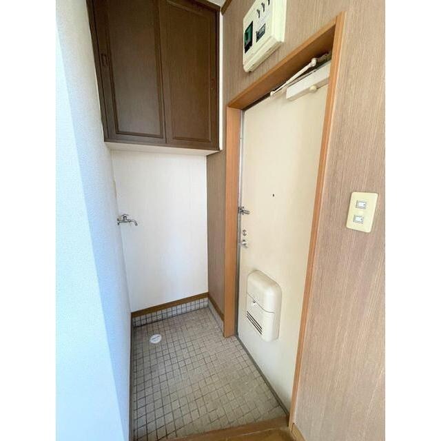 物件内観写真11　(上部収納付き室内洗濯機置き場あります♪)