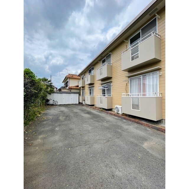 物件外観写真3　(駐車場画像)