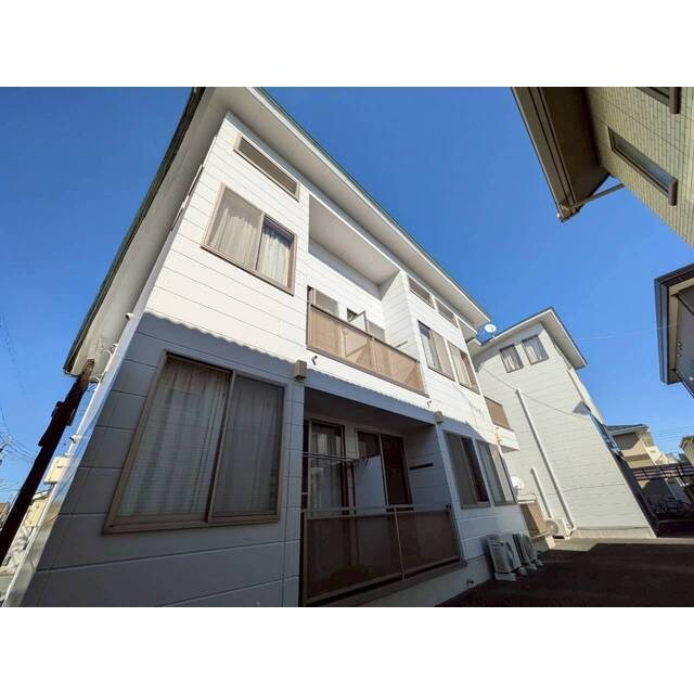 物件外観写真1　(建物外観画像)