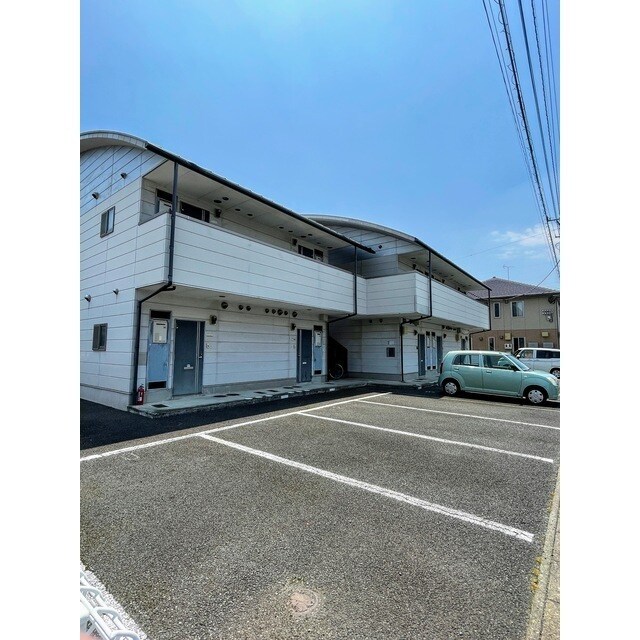 物件外観写真3　(駐車場画像)