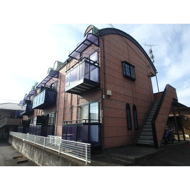 物件外観写真1　(建物外観画像)