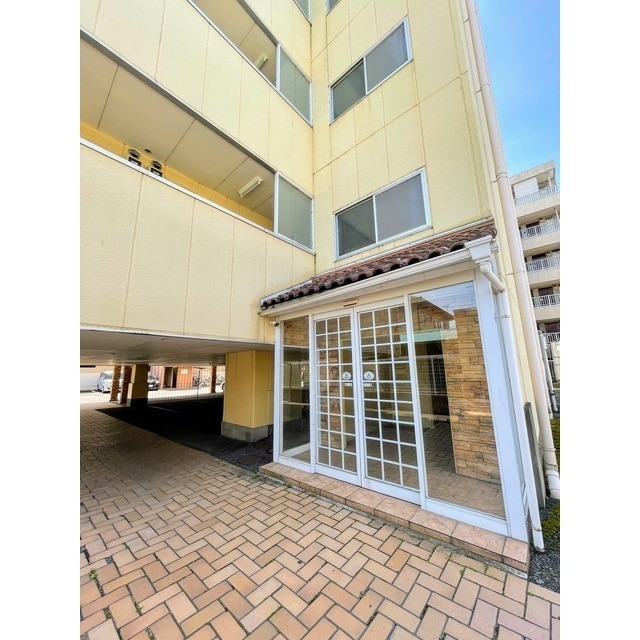 物件外観写真2　(ロビー画像)