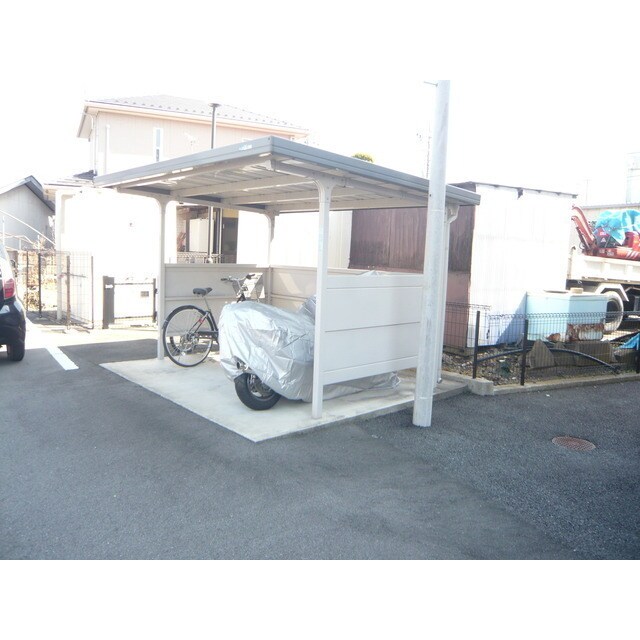 物件外観写真3　(駐輪場画像)