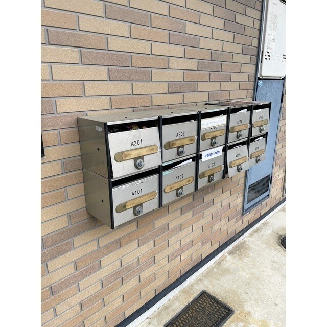 物件外観写真2　(集合ポスト画像)