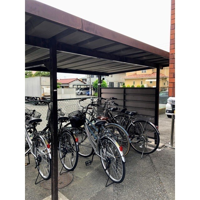 物件外観写真3　(駐輪場画像)