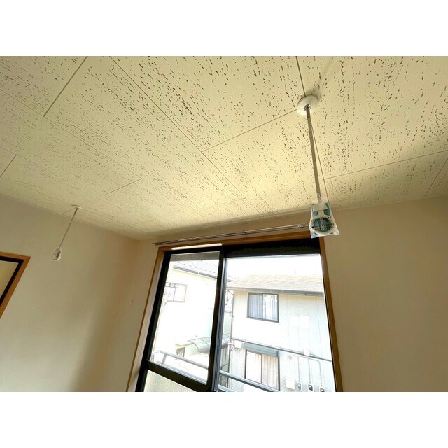 物件内観写真13　(室内物干し)