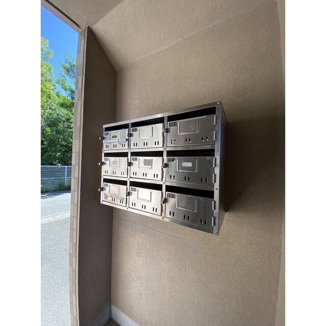 物件外観写真4　(集合ポスト画像)