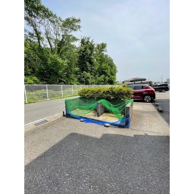 物件外観写真5　(ゴミ捨て場画像)