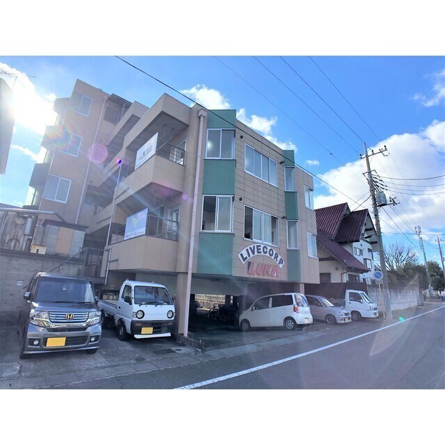 物件外観写真1　(建物外観画像)